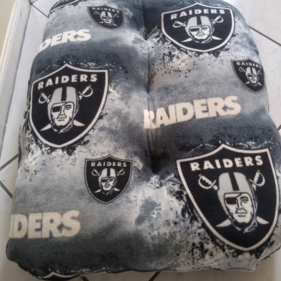NWOT Raiders Dog bed new xlarge handmade - Picture 5 of 7